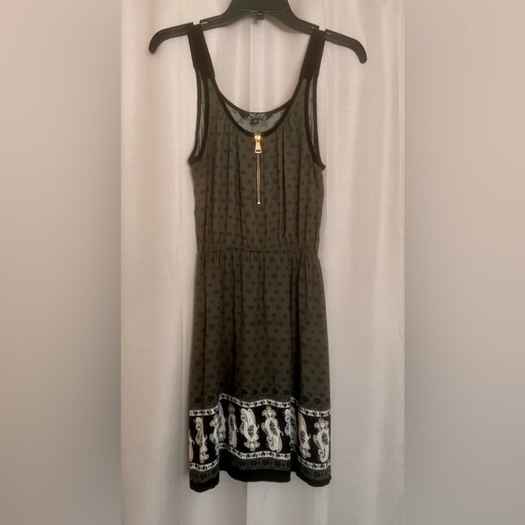 J for Justify Dresses & Skirts - J for Justify Olive Print Zip Front Sleeveless Dress Size M